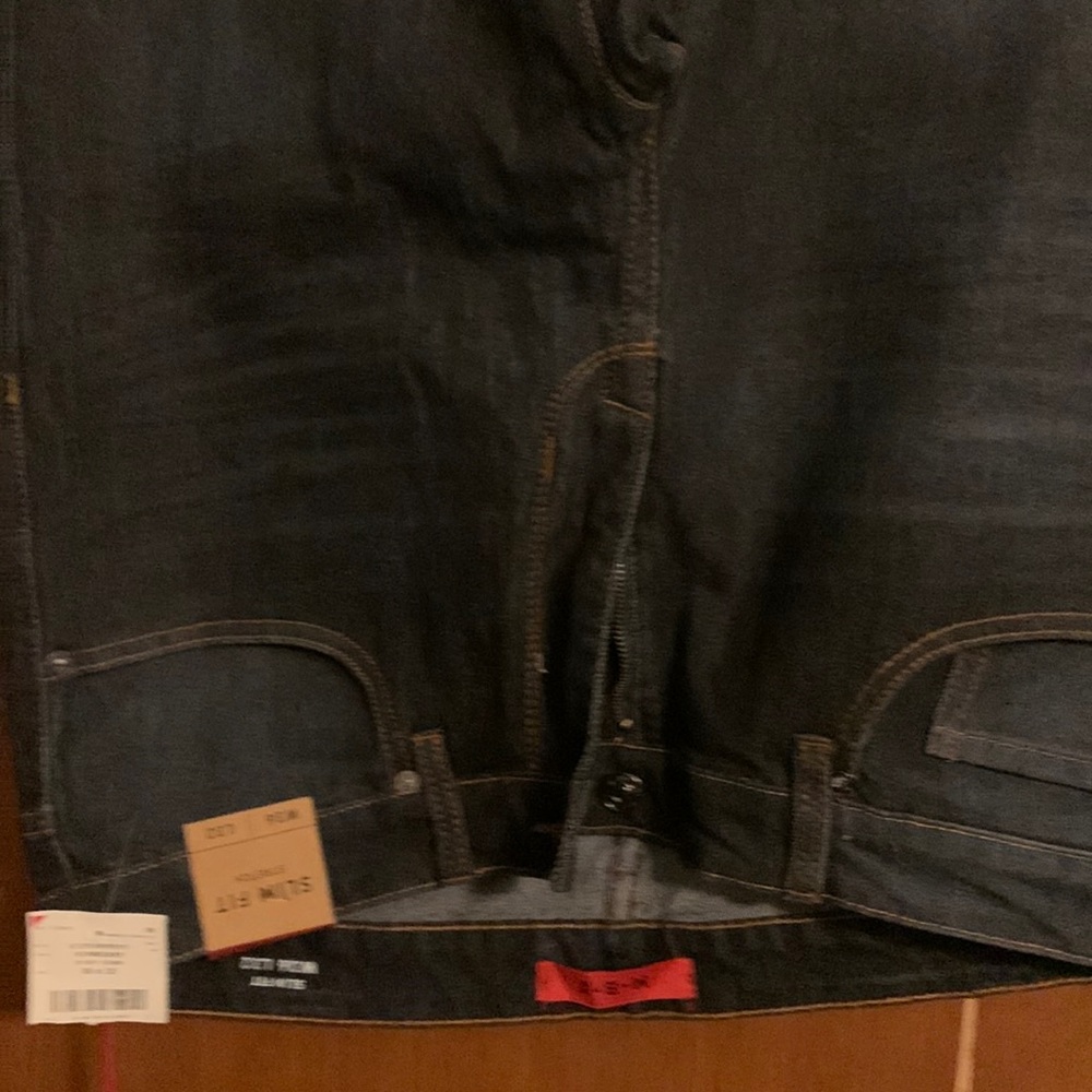 New with tag.Slim fit. W36 L32